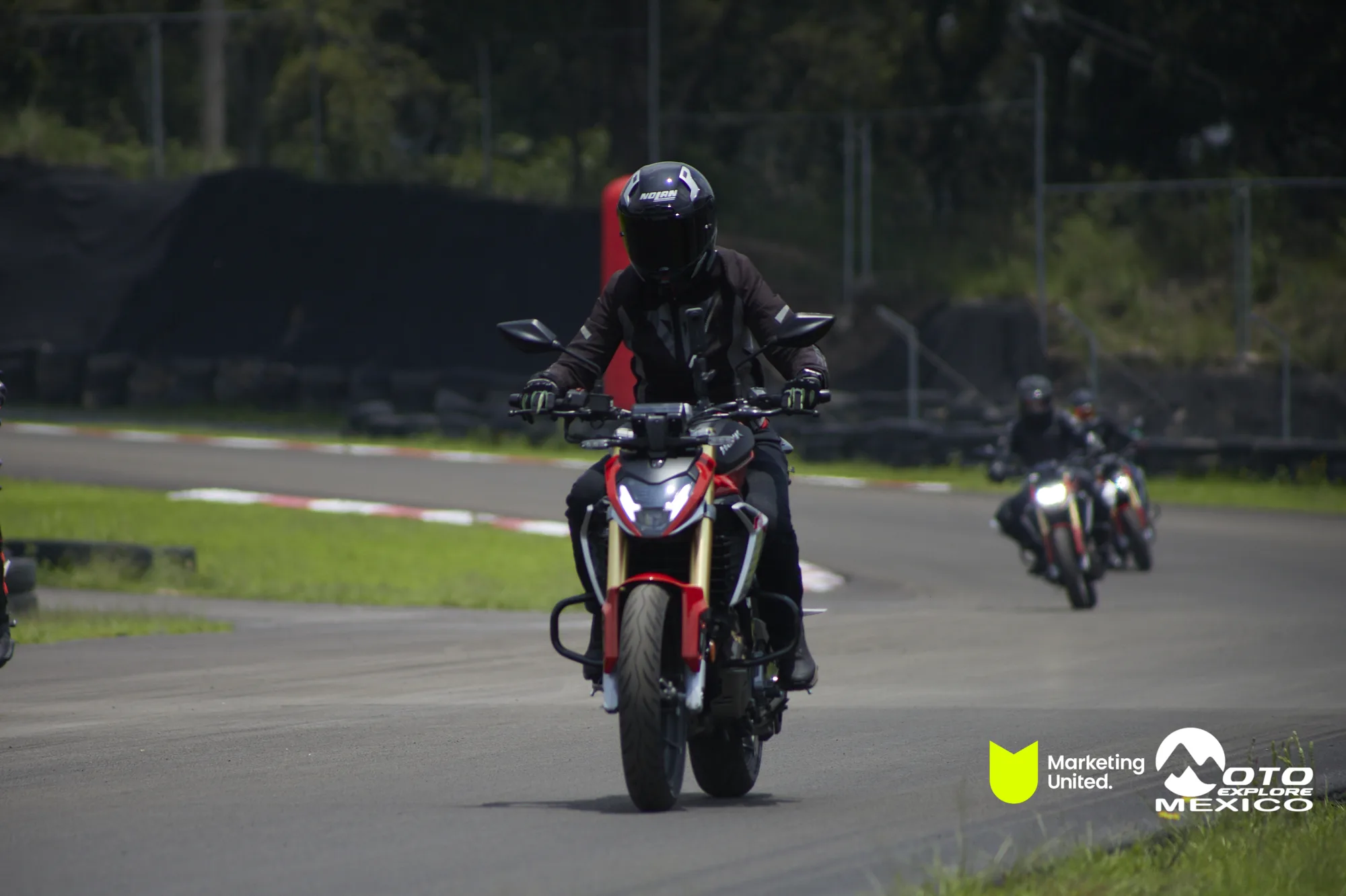 HUNK TRACKDAY 443